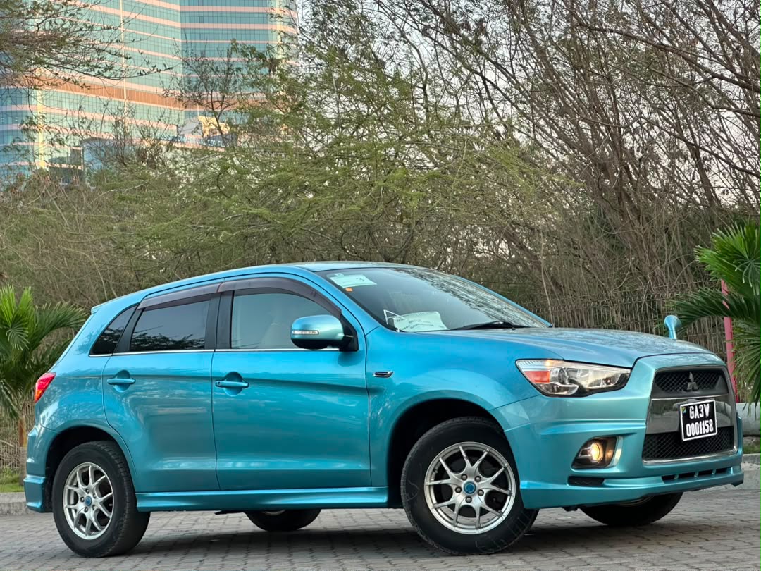 MITSUBISHI RVR